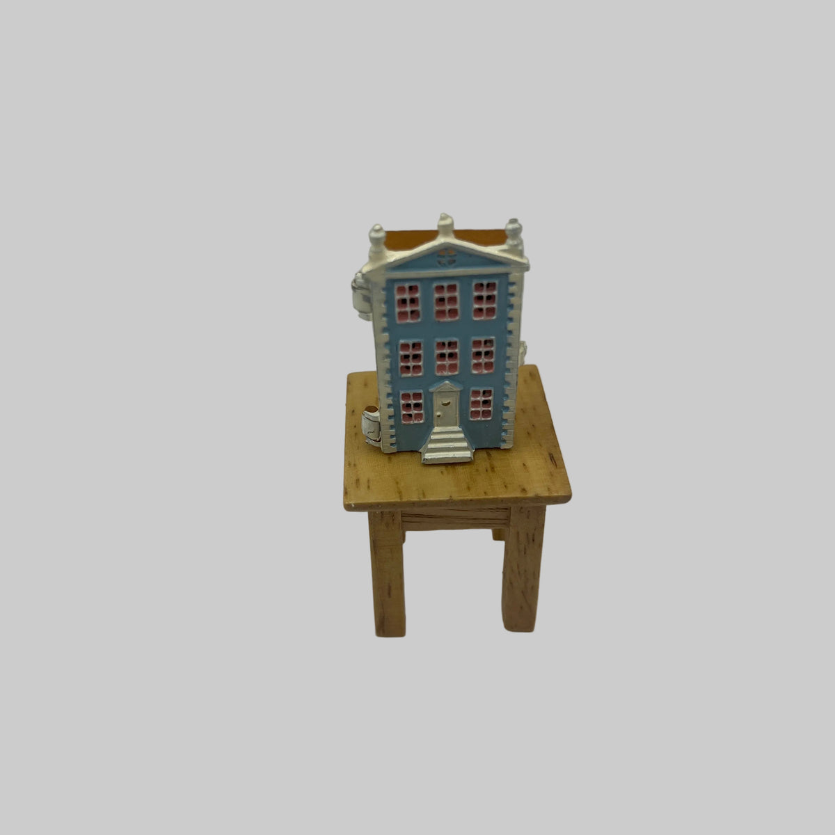 Dolls house toy metal dolls house
