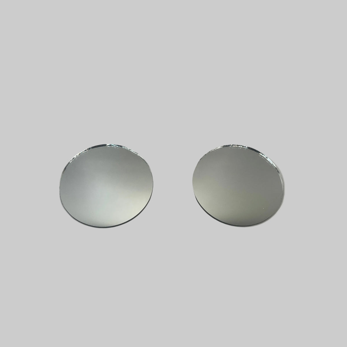 Two round mirrors, 5cm diameter