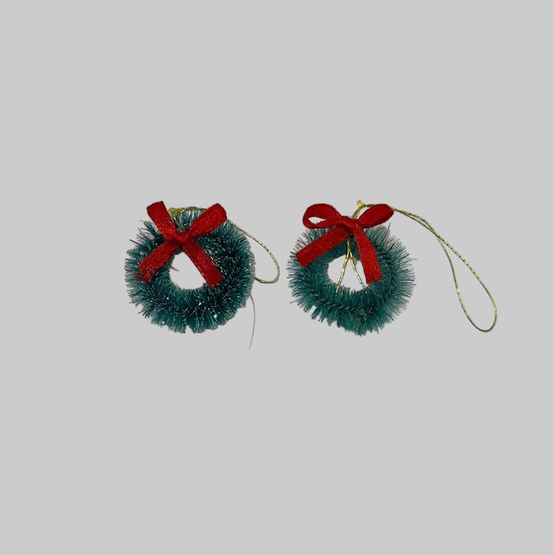 Dolls house Two small christmas wreaths