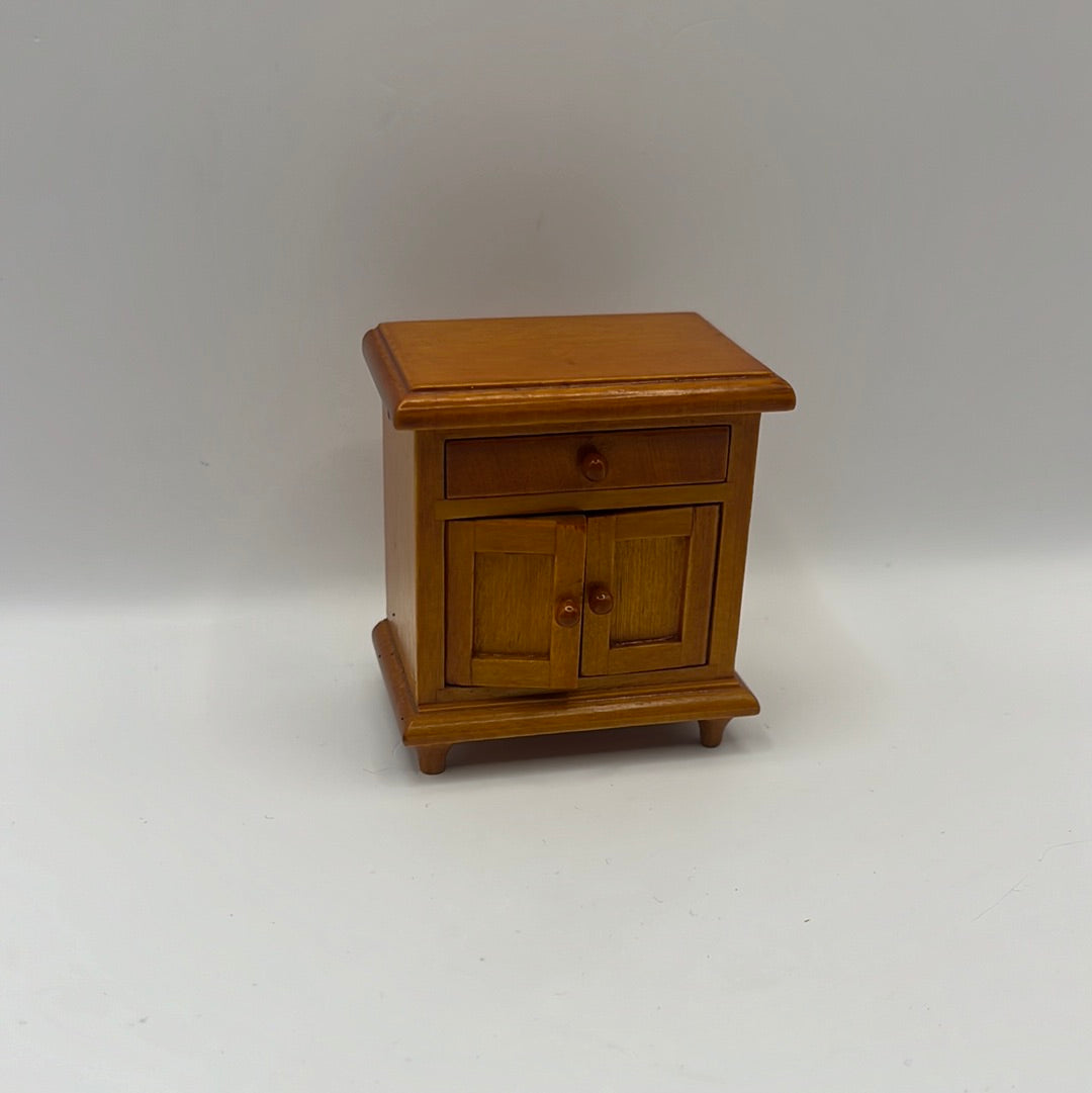 LOU005 - Teak cupboard