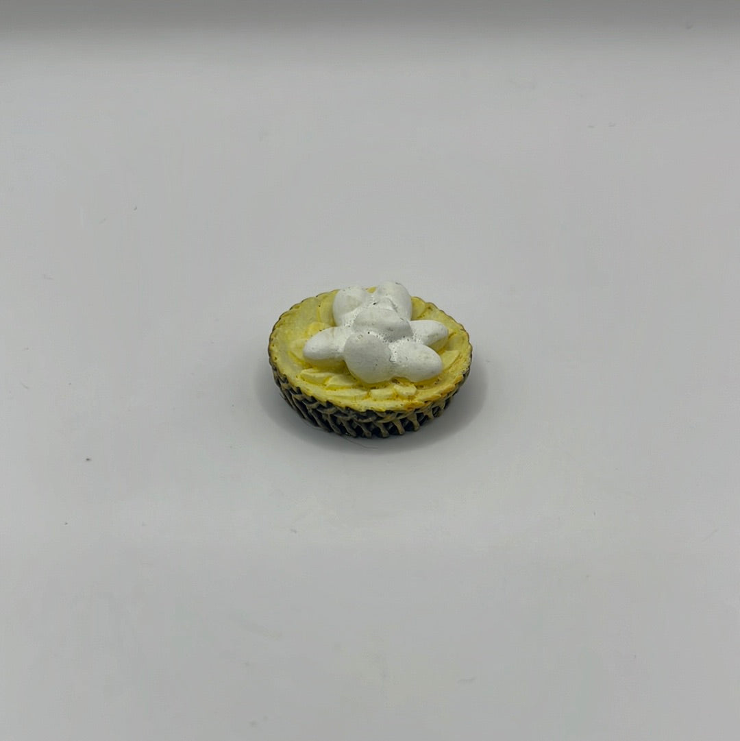 ACC414 - Resin basket of eggs