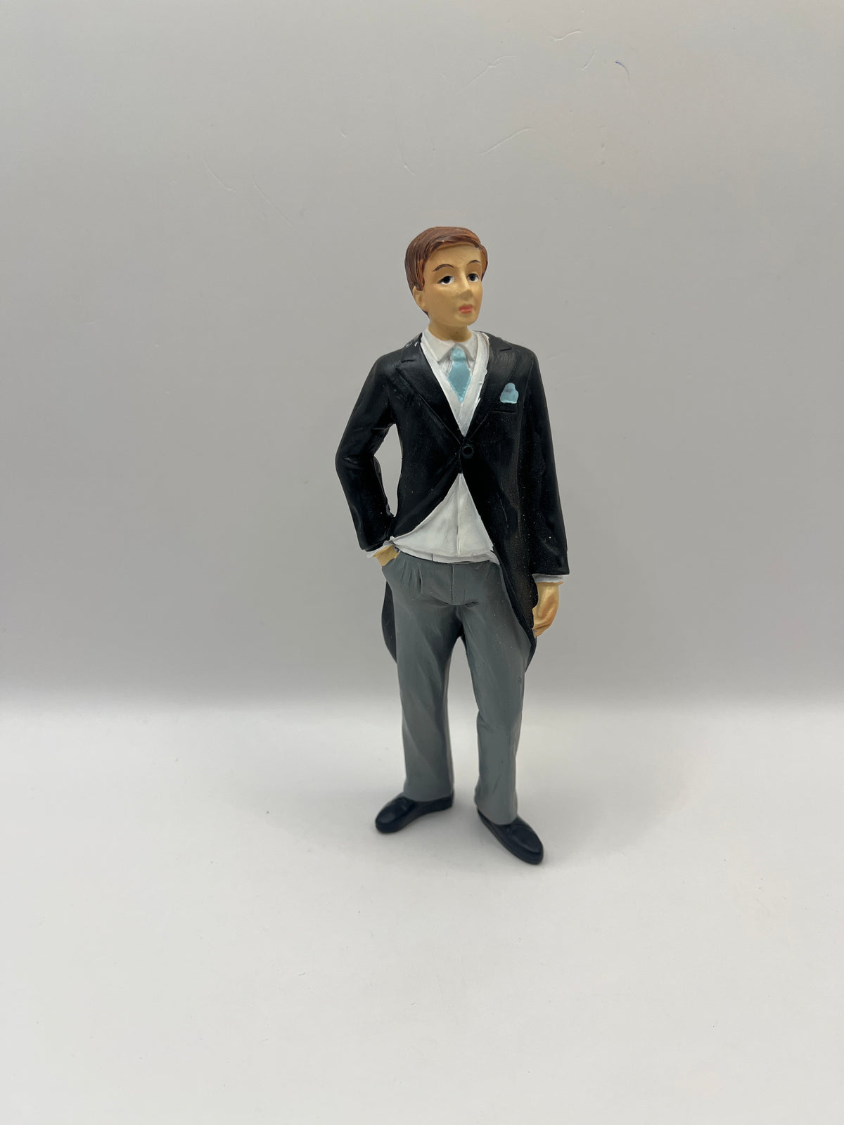 DP345 - Resin groom figure