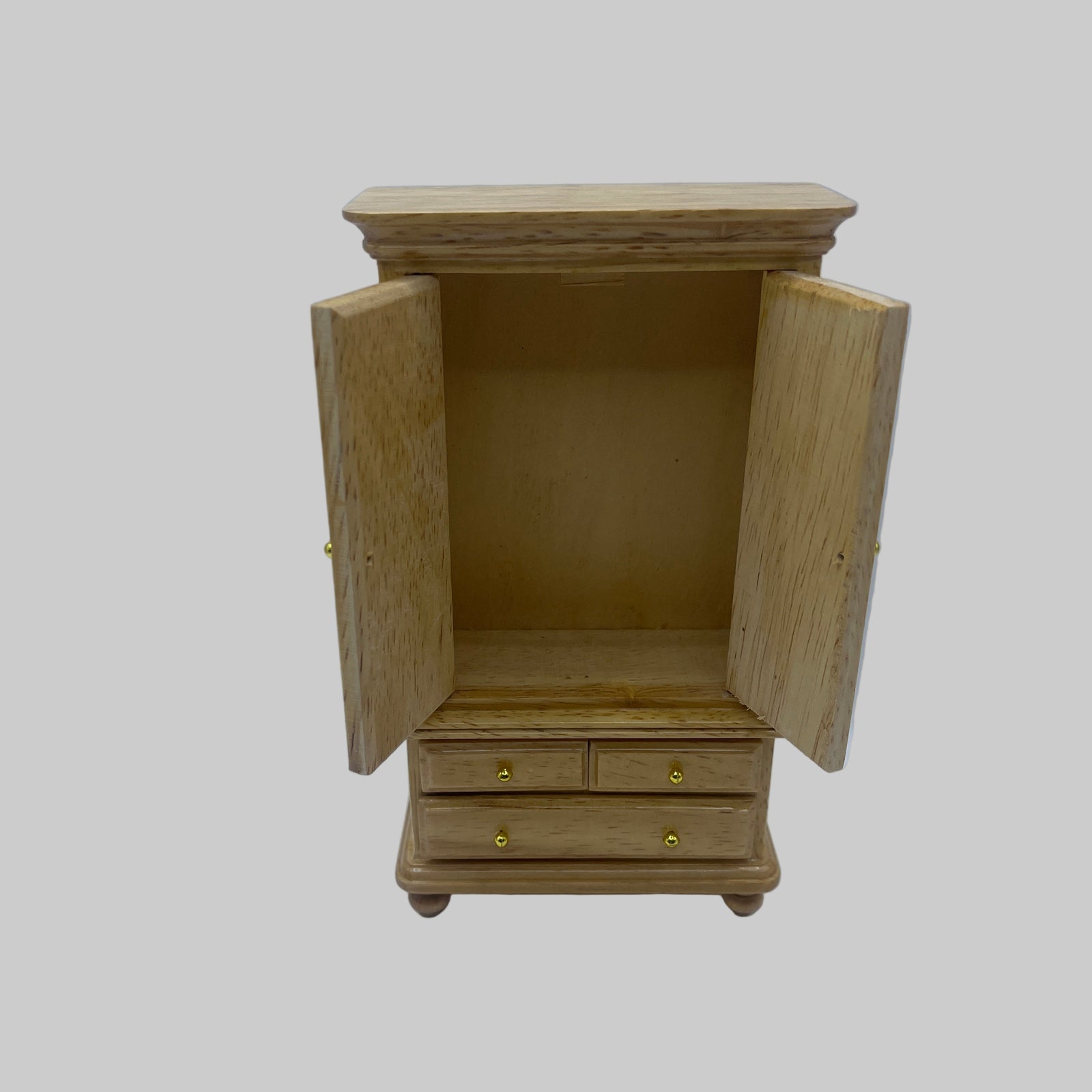 AB038 - Double wardrobe with drawers