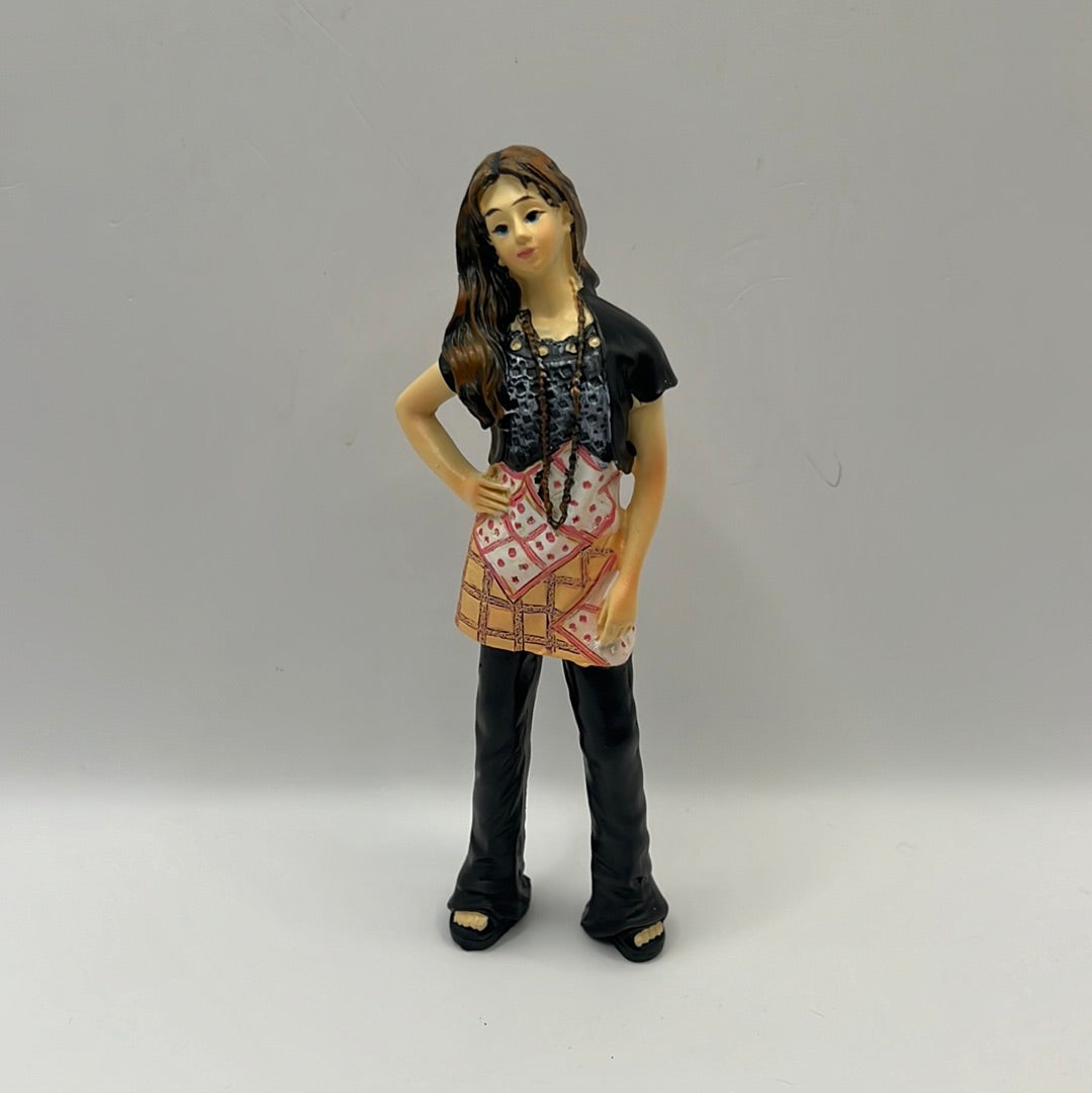 DP326 - Modern resin teenage girl