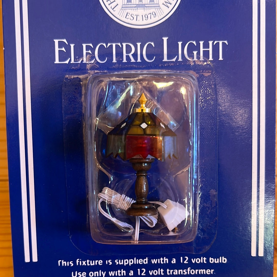 7047 - Tiffany style lamp