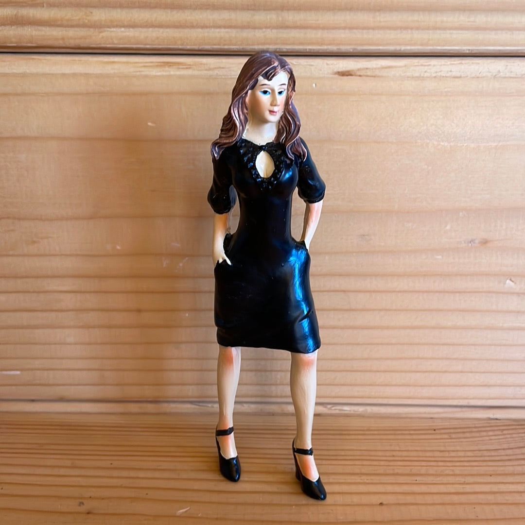 DP328 - Modern lady in black dress