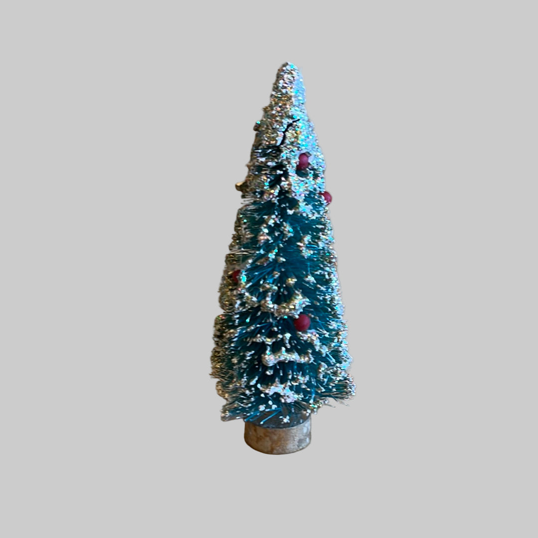 X022 - Christmas tree with snow and glitter